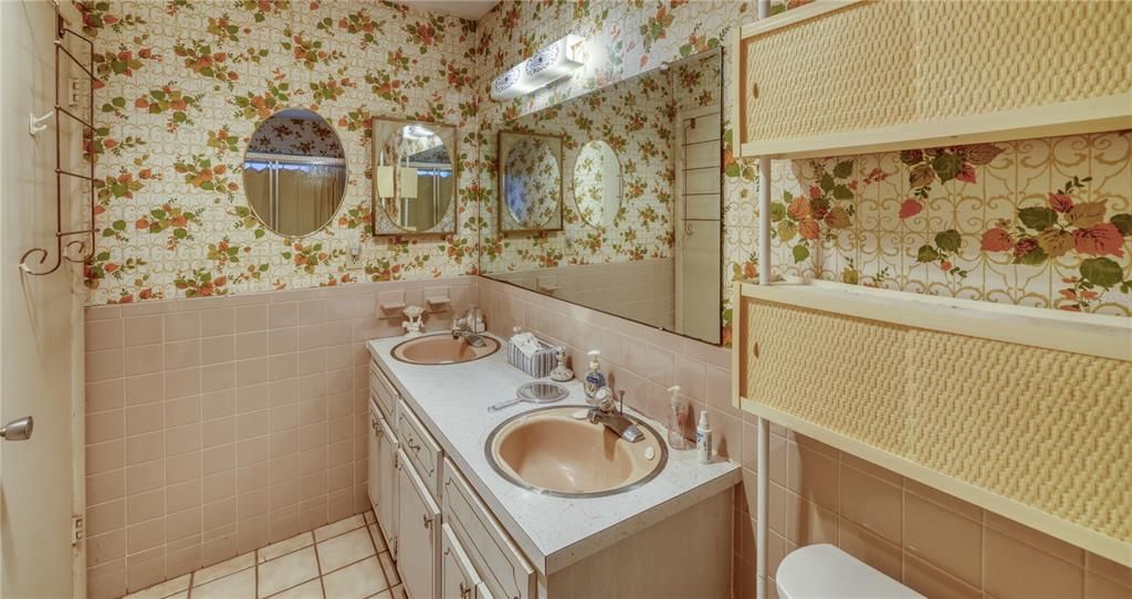 На продажу: $329,000 (3 спален, 2 ванн, 1906 Квадратных фут)