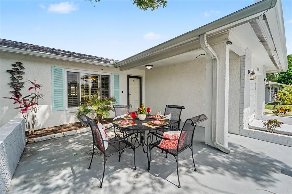 For Sale: $374,900 (2 beds, 2 baths, 1132 Square Feet)