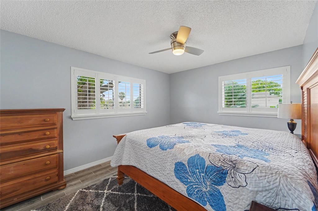 For Sale: $374,900 (2 beds, 2 baths, 1132 Square Feet)