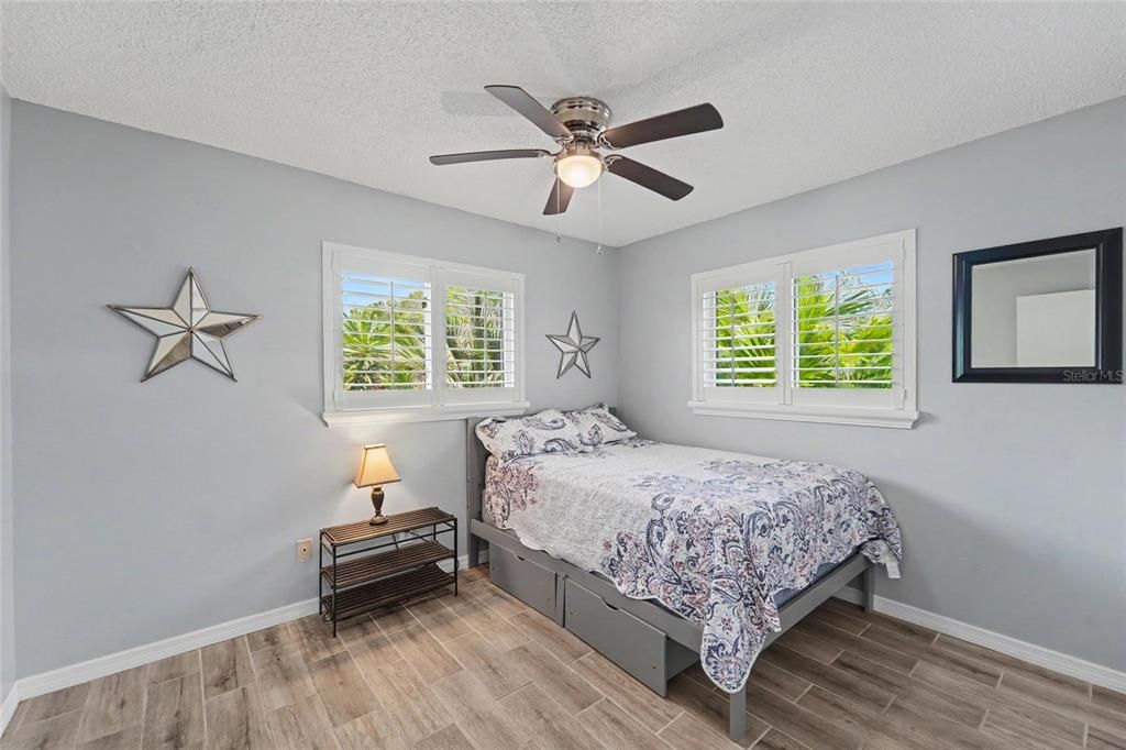 For Sale: $374,900 (2 beds, 2 baths, 1132 Square Feet)