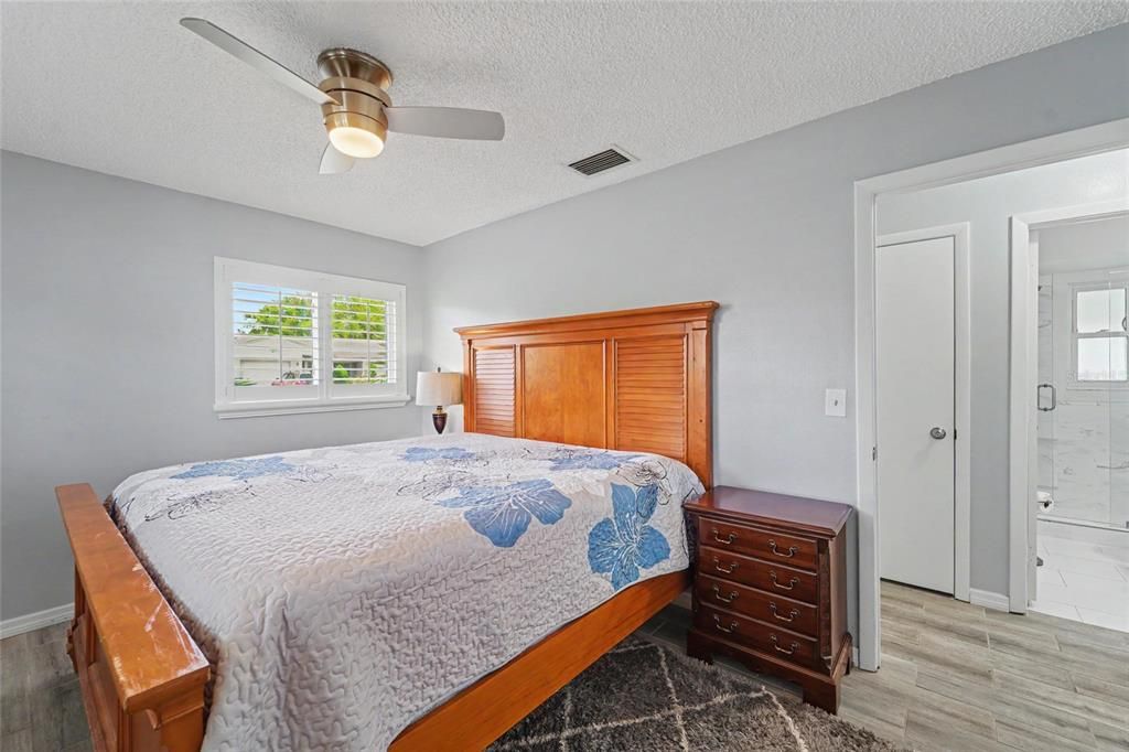 For Sale: $374,900 (2 beds, 2 baths, 1132 Square Feet)
