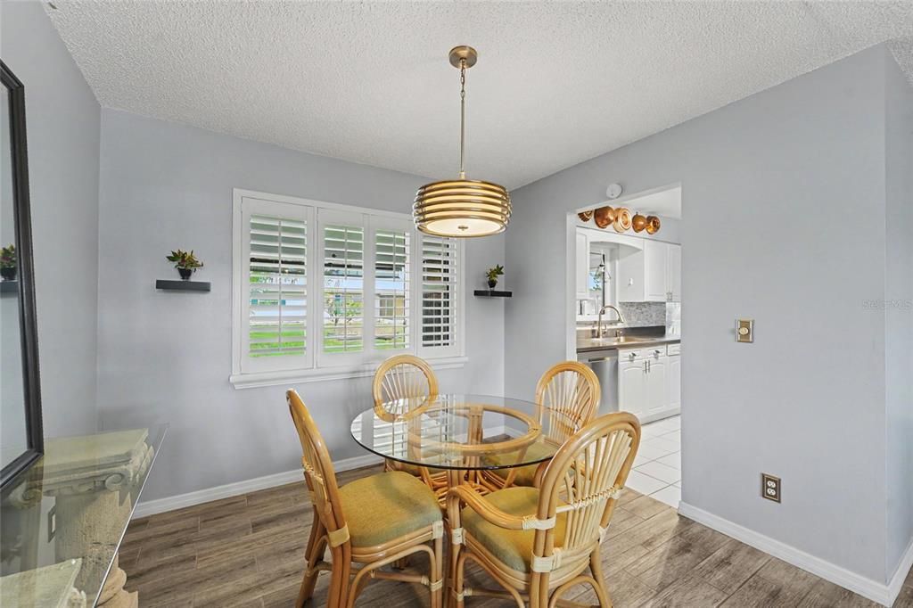 For Sale: $374,900 (2 beds, 2 baths, 1132 Square Feet)