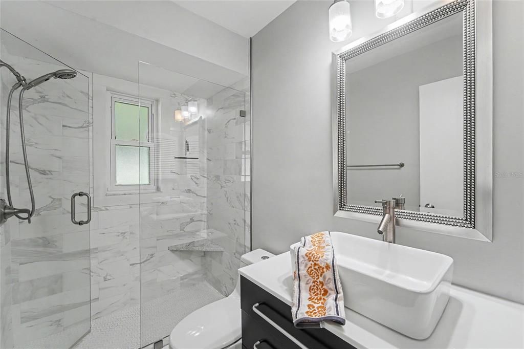 For Sale: $374,900 (2 beds, 2 baths, 1132 Square Feet)