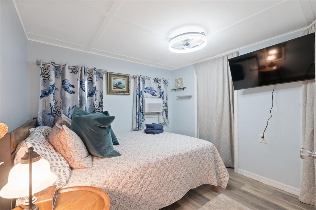 На продажу: $299,000 (2 спален, 1 ванн, 1082 Квадратных фут)