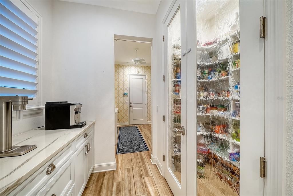 На продажу: $979,900 (3 спален, 2 ванн, 2516 Квадратных фут)