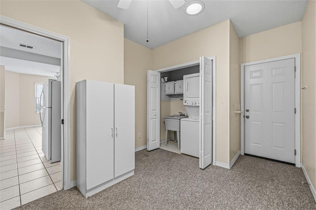 Activo con contrato: $205,000 (2 camas, 2 baños, 1444 Pies cuadrados)