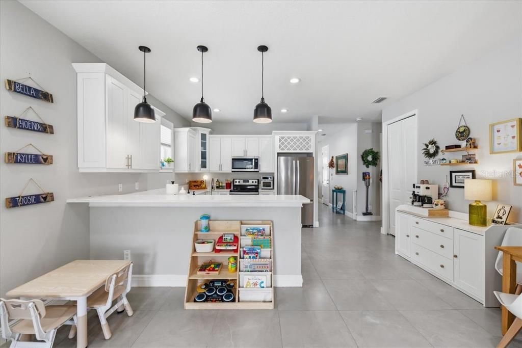 For Rent: $3,195 (3 beds, 2 baths, 1696 Square Feet)