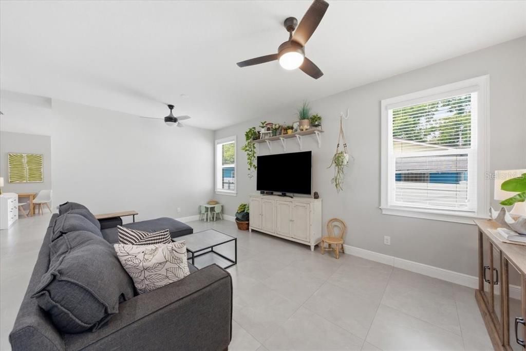 For Rent: $3,195 (3 beds, 2 baths, 1696 Square Feet)