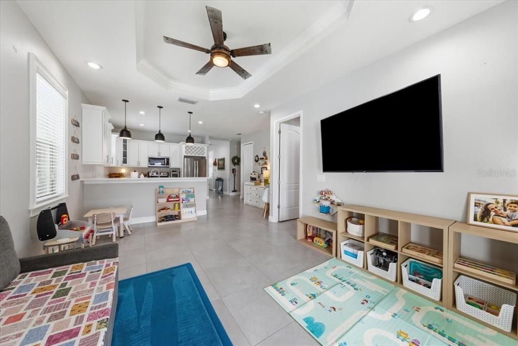 For Rent: $3,195 (3 beds, 2 baths, 1696 Square Feet)