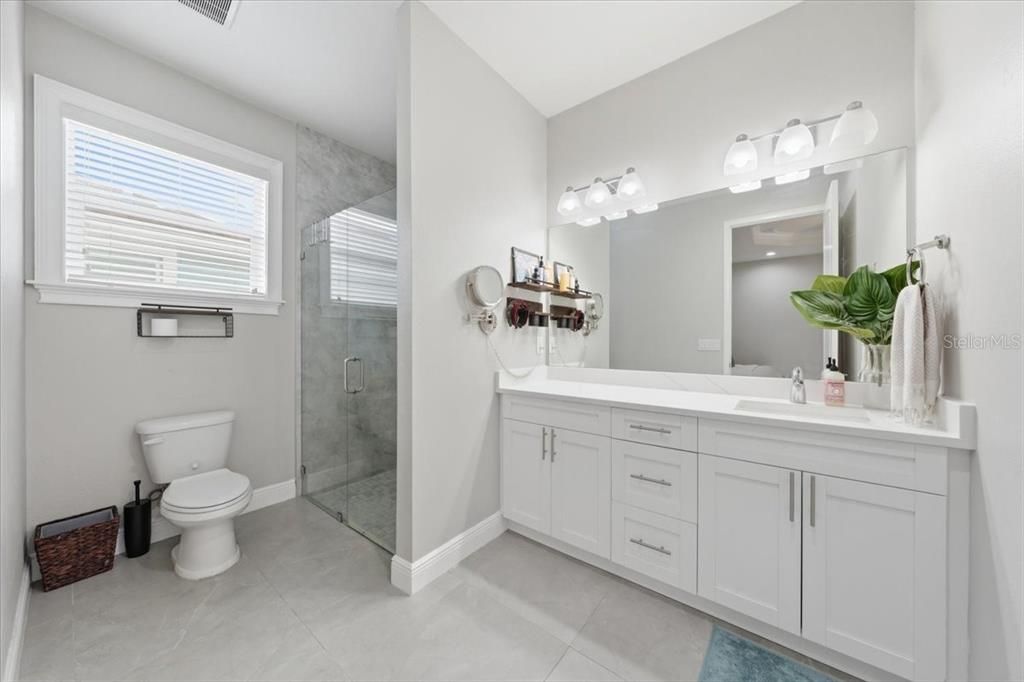 For Rent: $3,195 (3 beds, 2 baths, 1696 Square Feet)