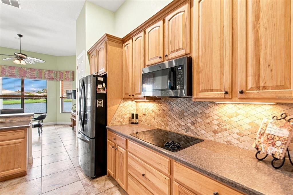 En Venta: $634,900 (4 camas, 4 baños, 2917 Pies cuadrados)