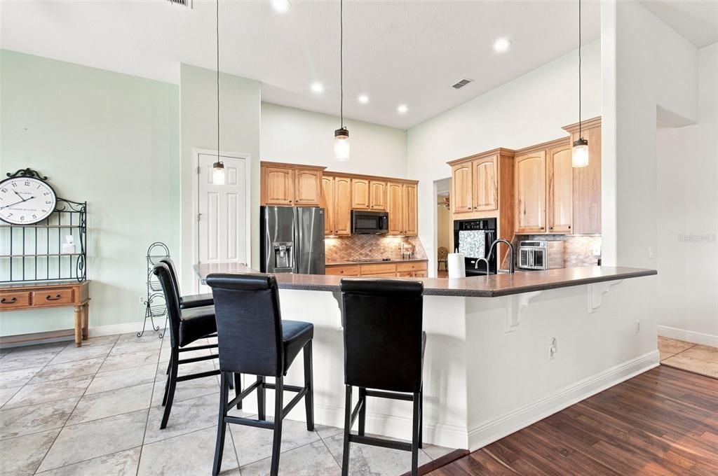 En Venta: $634,900 (4 camas, 4 baños, 2917 Pies cuadrados)