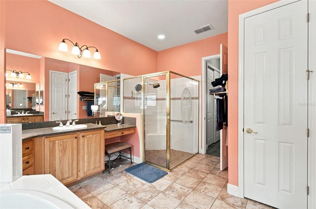 En Venta: $634,900 (4 camas, 4 baños, 2917 Pies cuadrados)