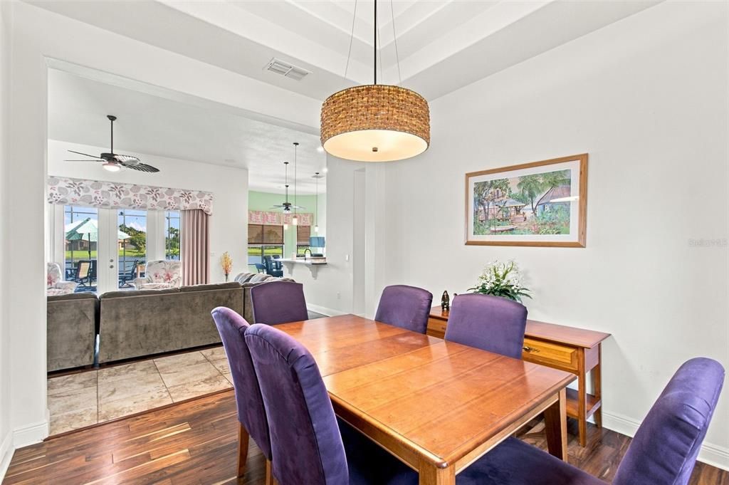 En Venta: $634,900 (4 camas, 4 baños, 2917 Pies cuadrados)