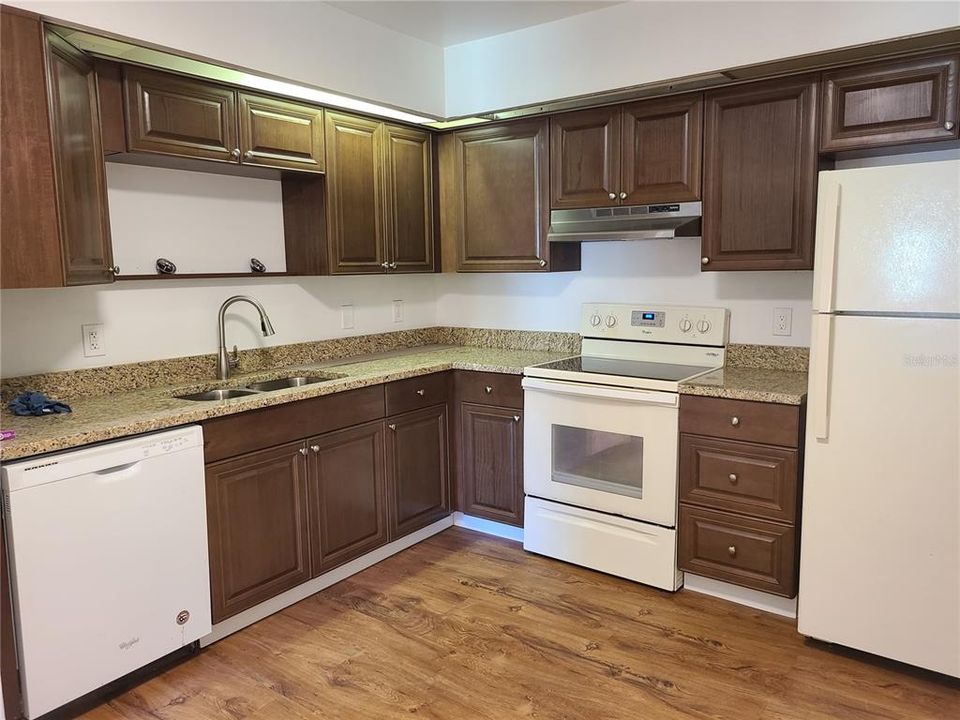 For Sale: $650,900 (5 beds, 0 baths, 1974 Square Feet)