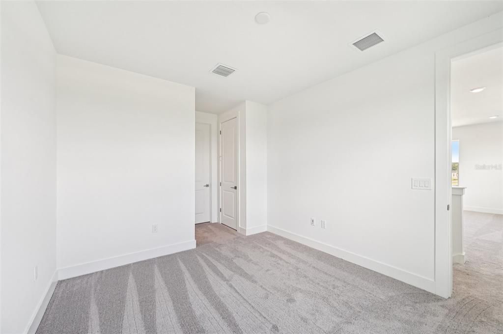For Sale: $917,312 (5 beds, 4 baths, 3398 Square Feet)