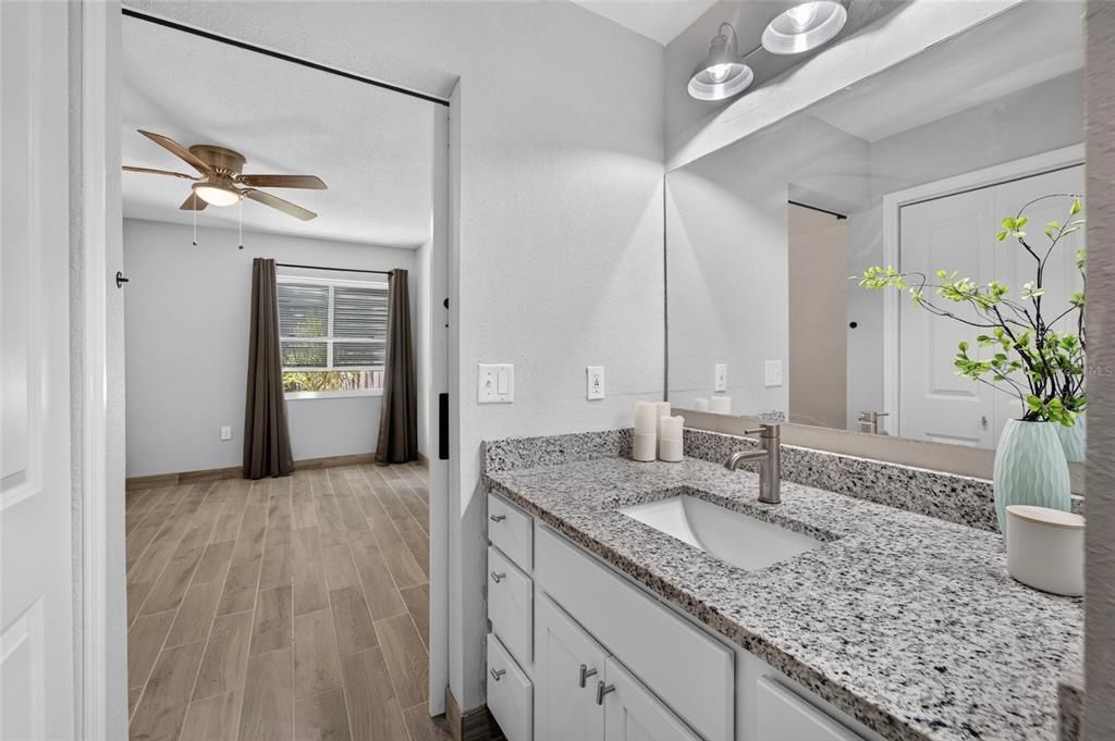 В аренду: $1,950 (2 спален, 2 ванн, 1084 Квадратных фут)