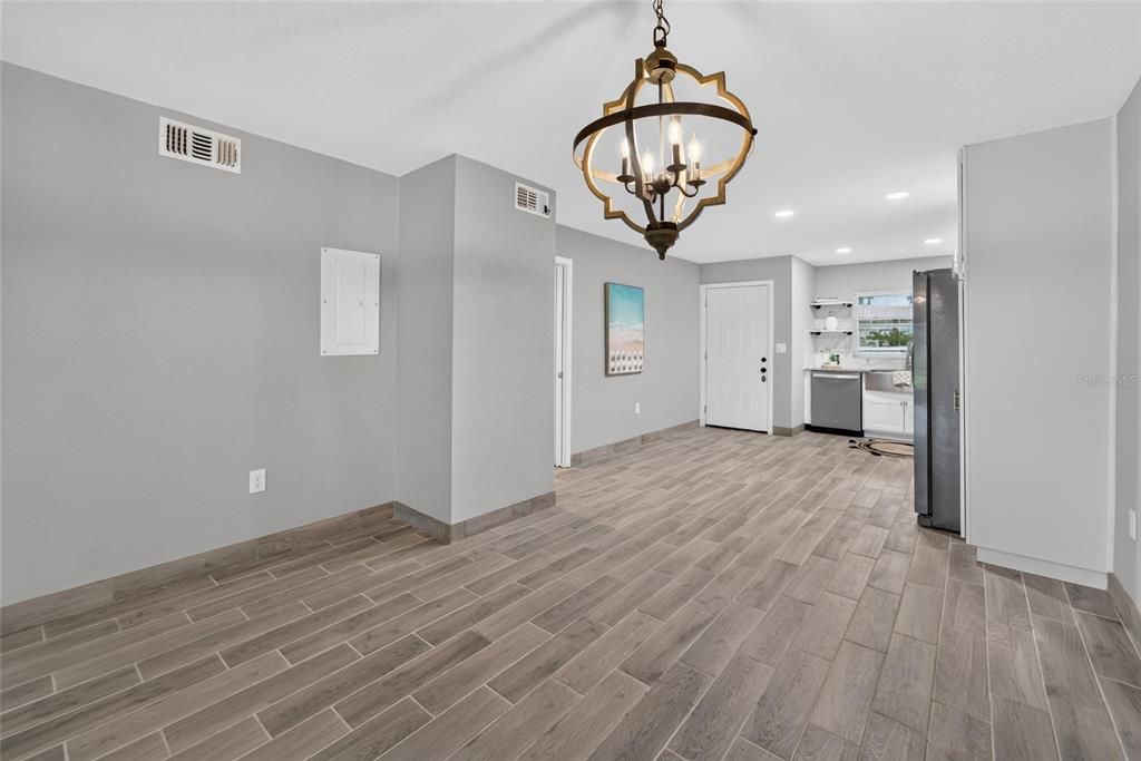 В аренду: $1,950 (2 спален, 2 ванн, 1084 Квадратных фут)