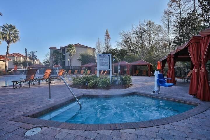 For Rent: $2,100 (3 beds, 2 baths, 1244 Square Feet)