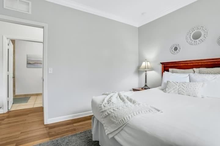 For Rent: $2,100 (3 beds, 2 baths, 1244 Square Feet)