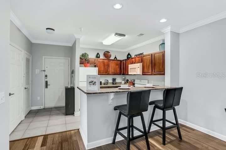 For Rent: $2,100 (3 beds, 2 baths, 1244 Square Feet)