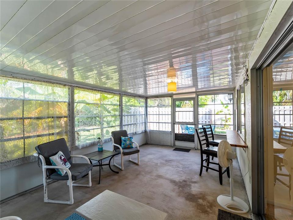 На продажу: $195,000 (2 спален, 1 ванн, 1071 Квадратных фут)