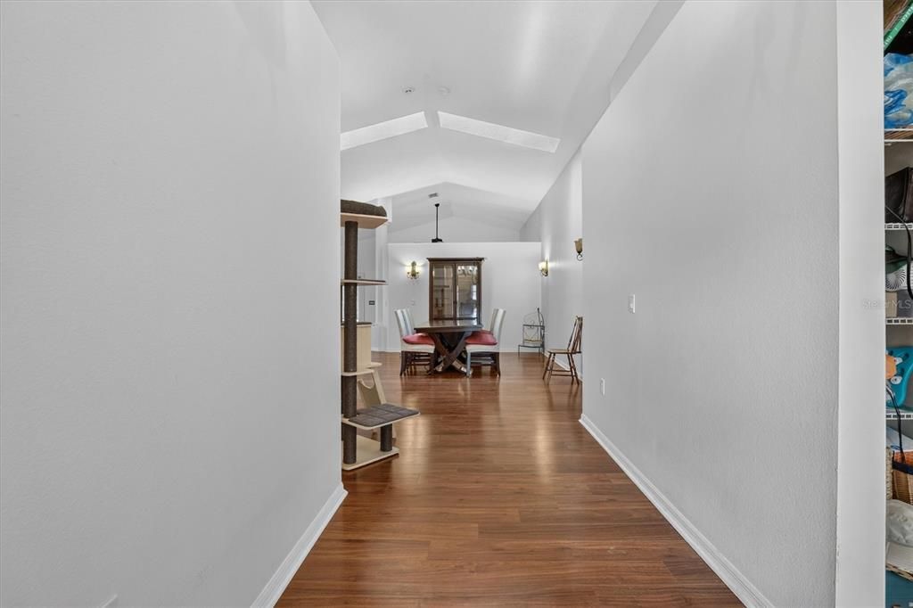 На продажу: $419,999 (3 спален, 2 ванн, 1824 Квадратных фут)