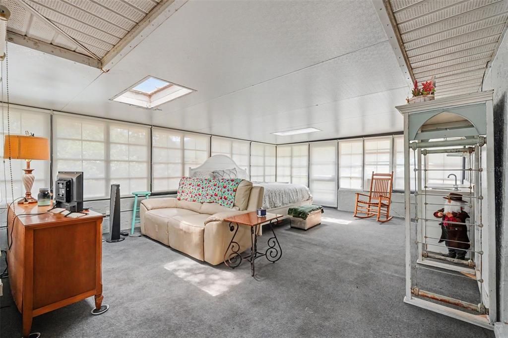 На продажу: $349,900 (3 спален, 2 ванн, 1961 Квадратных фут)