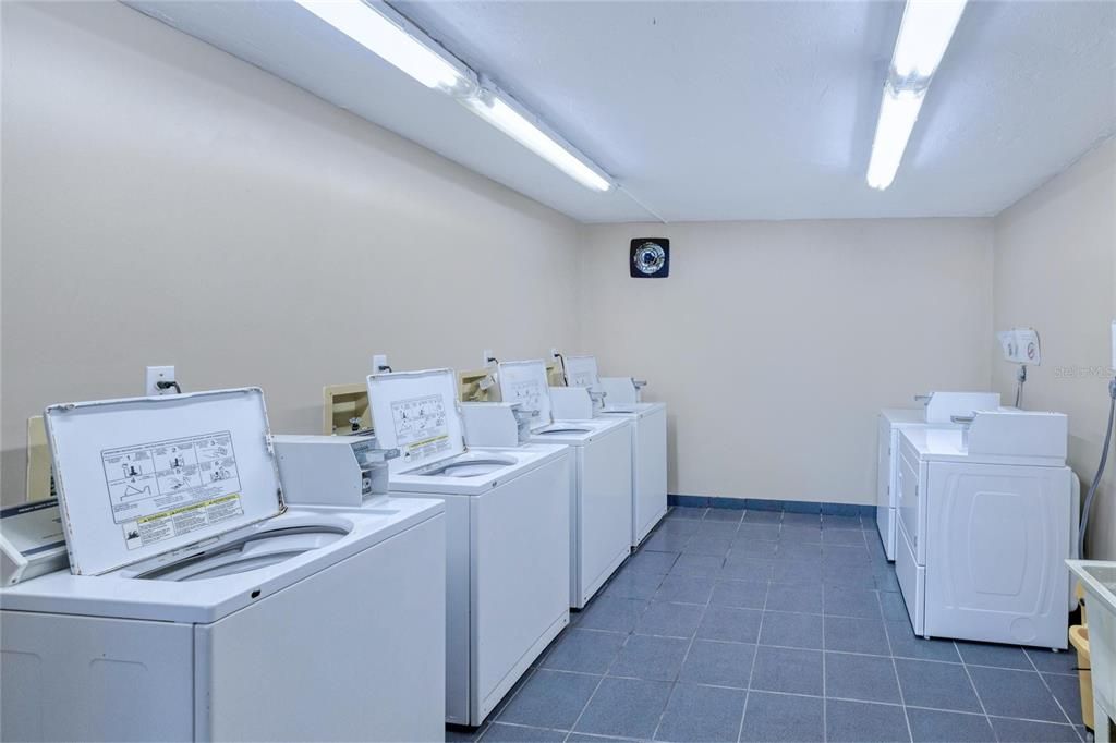 На продажу: $110,000 (2 спален, 2 ванн, 864 Квадратных фут)