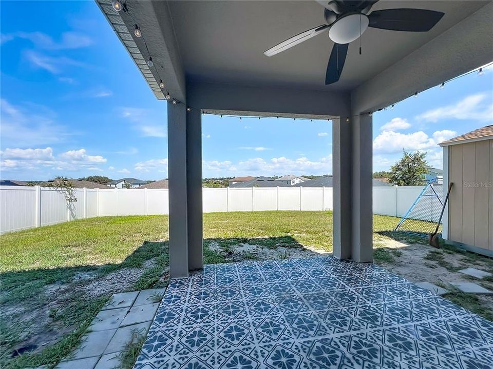 На продажу: $430,000 (5 спален, 3 ванн, 2408 Квадратных фут)