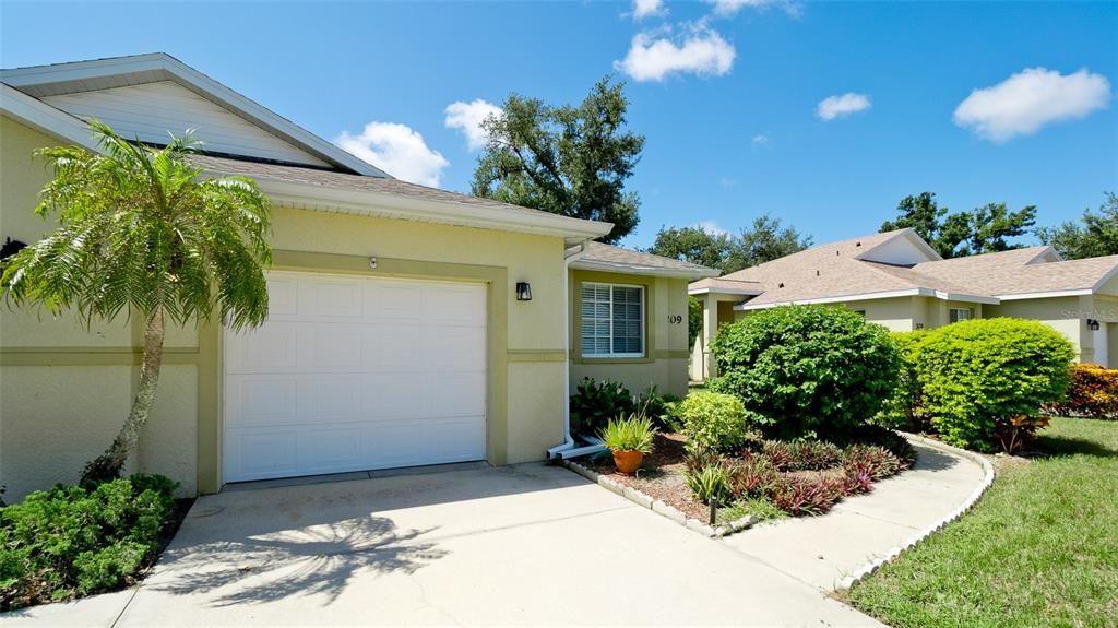 For Sale: $290,000 (2 beds, 2 baths, 1243 Square Feet)