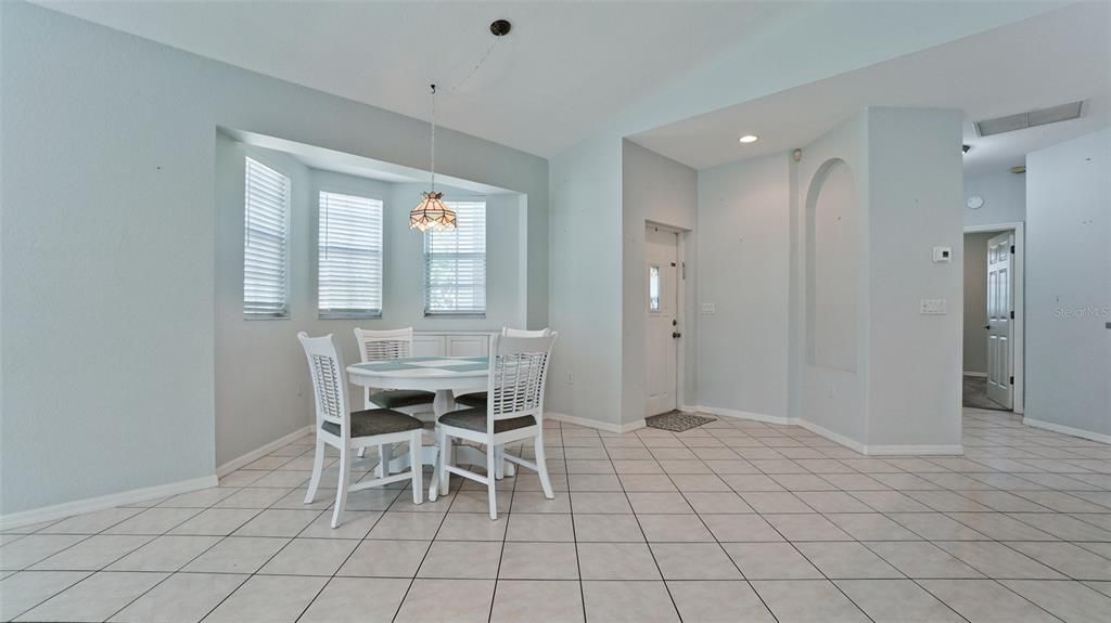 For Sale: $290,000 (2 beds, 2 baths, 1243 Square Feet)