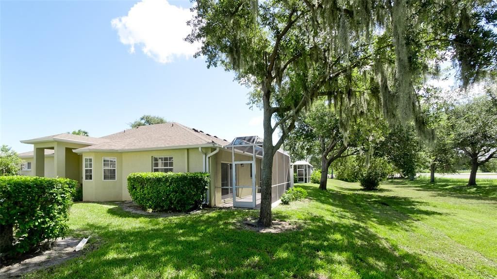 For Sale: $290,000 (2 beds, 2 baths, 1243 Square Feet)