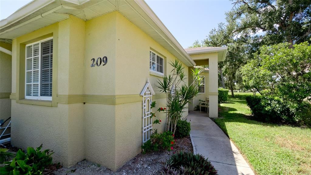 For Sale: $290,000 (2 beds, 2 baths, 1243 Square Feet)