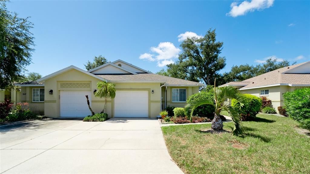 For Sale: $290,000 (2 beds, 2 baths, 1243 Square Feet)