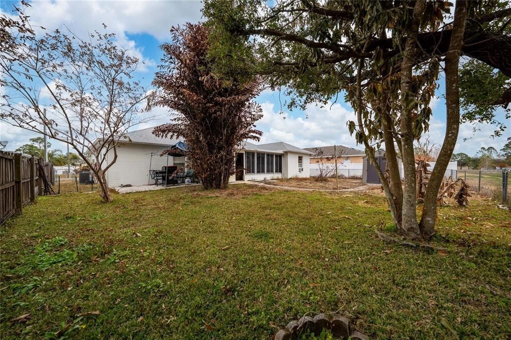 На продажу: $280,000 (4 спален, 2 ванн, 1704 Квадратных фут)