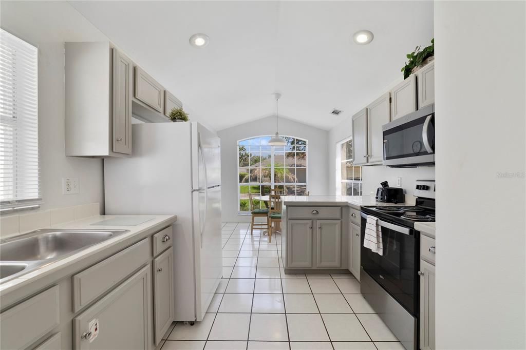 En Venta: $419,900 (4 camas, 2 baños, 2284 Pies cuadrados)