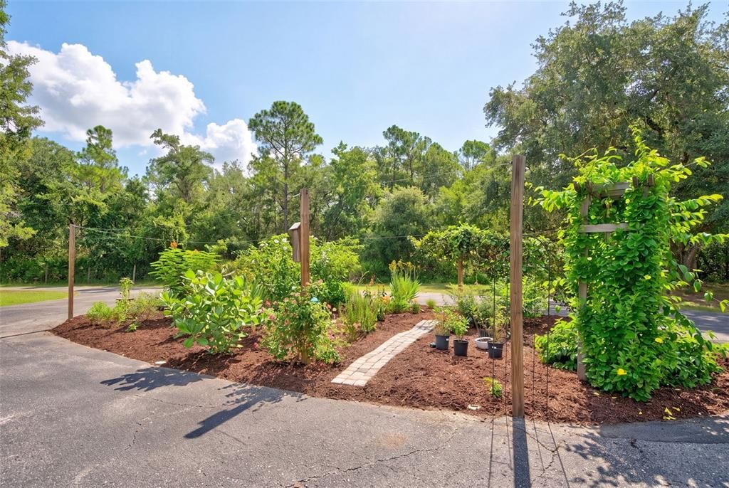 For Sale: $875,000 (3 beds, 2 baths, 2691 Square Feet)