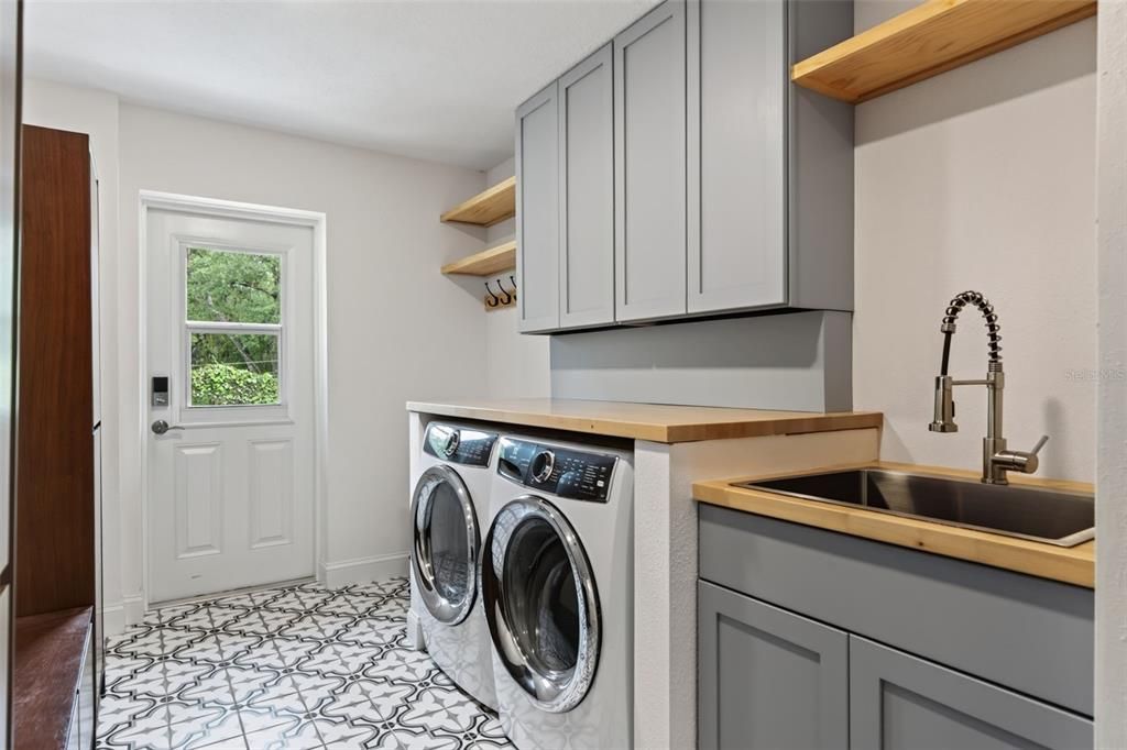 For Sale: $875,000 (3 beds, 2 baths, 2691 Square Feet)