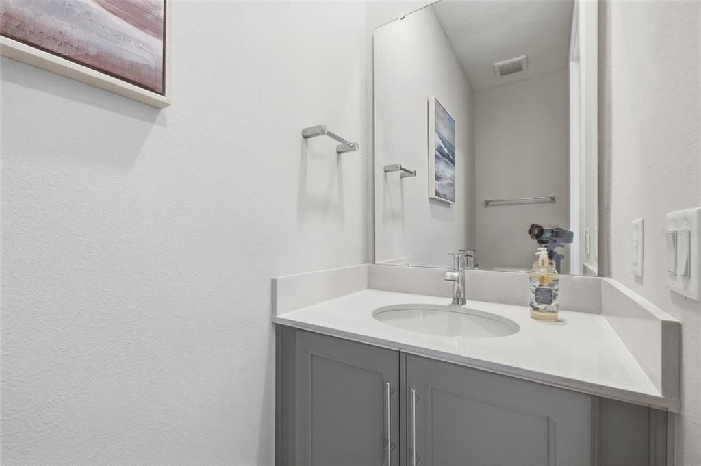 На продажу: $389,000 (3 спален, 2 ванн, 1708 Квадратных фут)