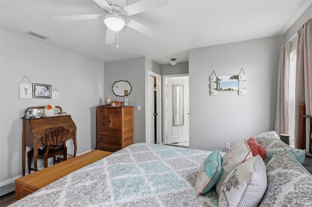 For Sale: $295,000 (3 beds, 2 baths, 1761 Square Feet)