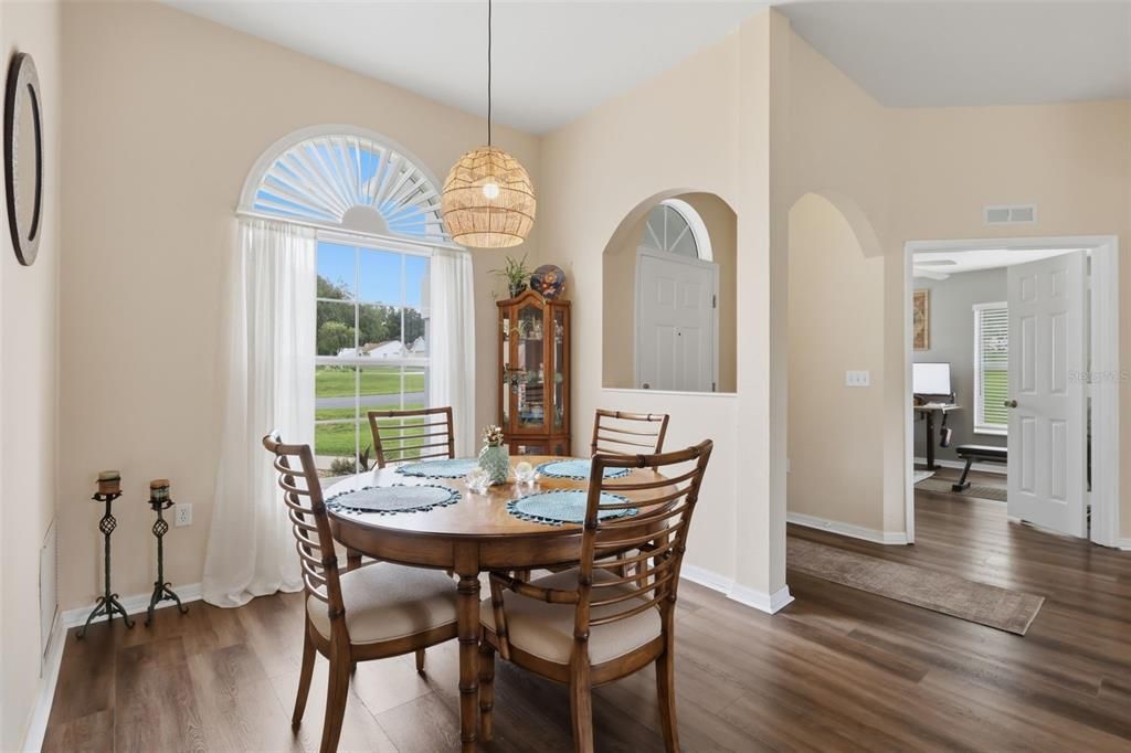 For Sale: $295,000 (3 beds, 2 baths, 1761 Square Feet)