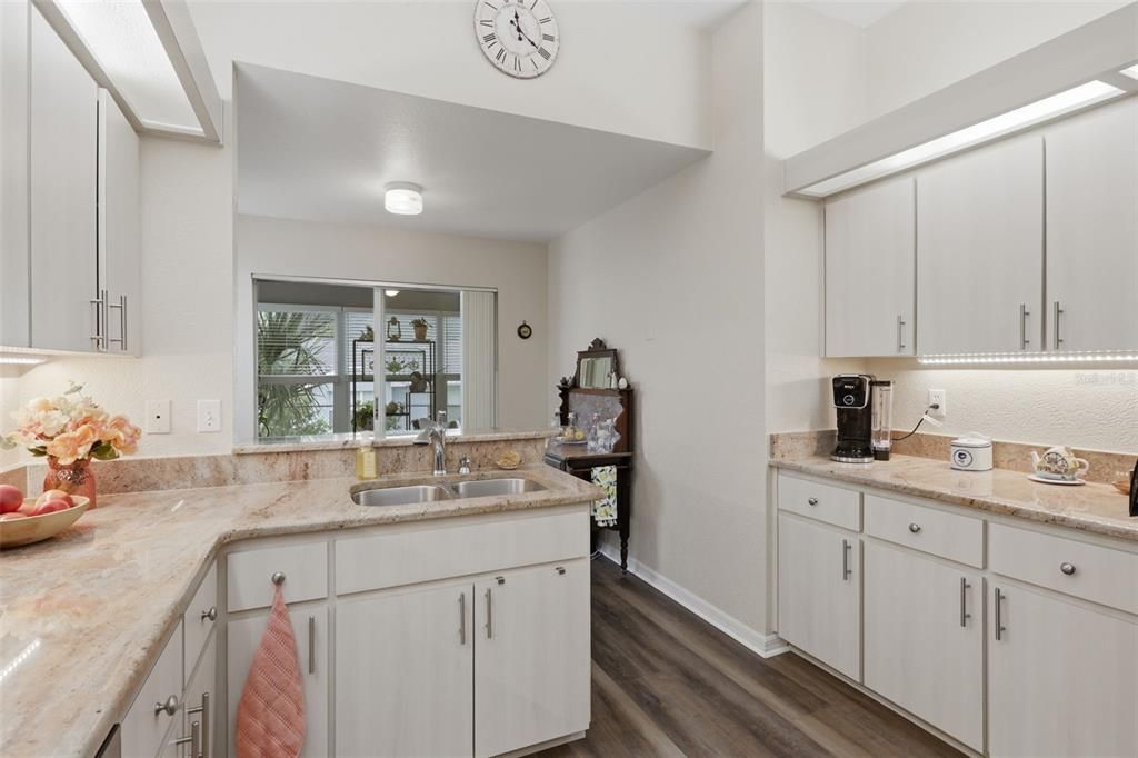 For Sale: $295,000 (3 beds, 2 baths, 1761 Square Feet)