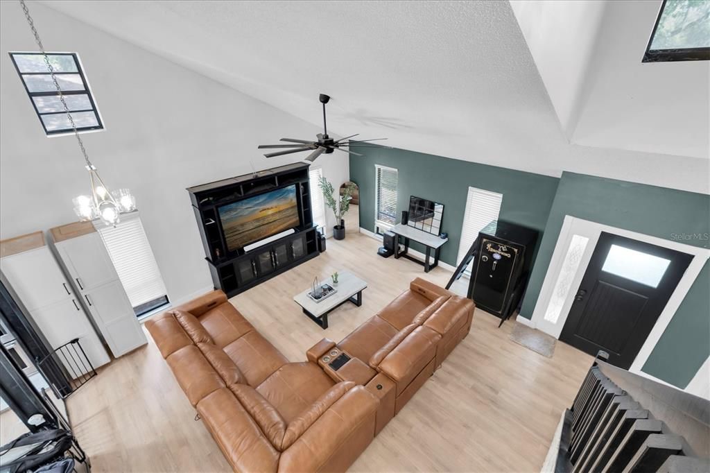 En Venta: $459,000 (4 camas, 2 baños, 2502 Pies cuadrados)