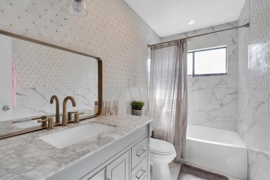En Venta: $459,000 (4 camas, 2 baños, 2502 Pies cuadrados)
