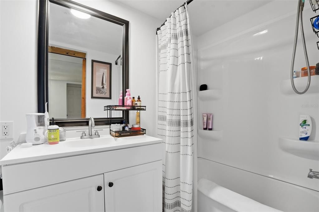For Sale: $299,900 (2 beds, 2 baths, 840 Square Feet)