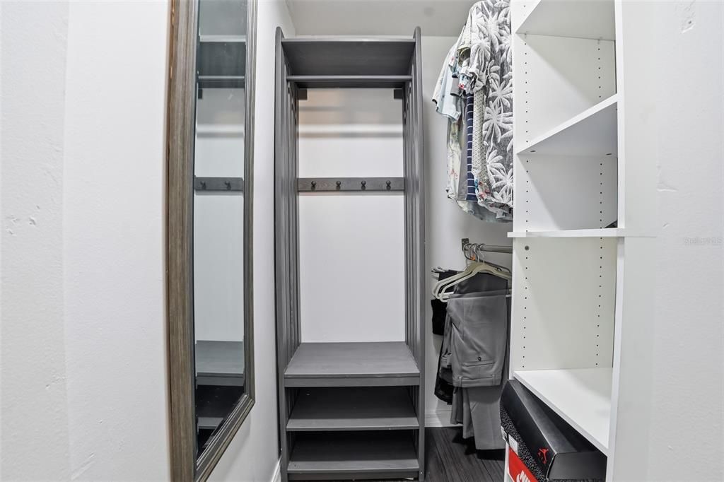 For Sale: $299,900 (2 beds, 2 baths, 840 Square Feet)