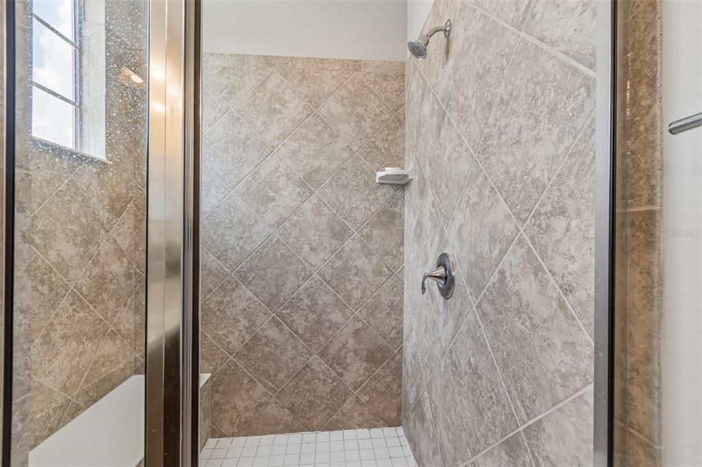 En Renta: $4,500 (5 camas, 4 baños, 3274 Pies cuadrados)