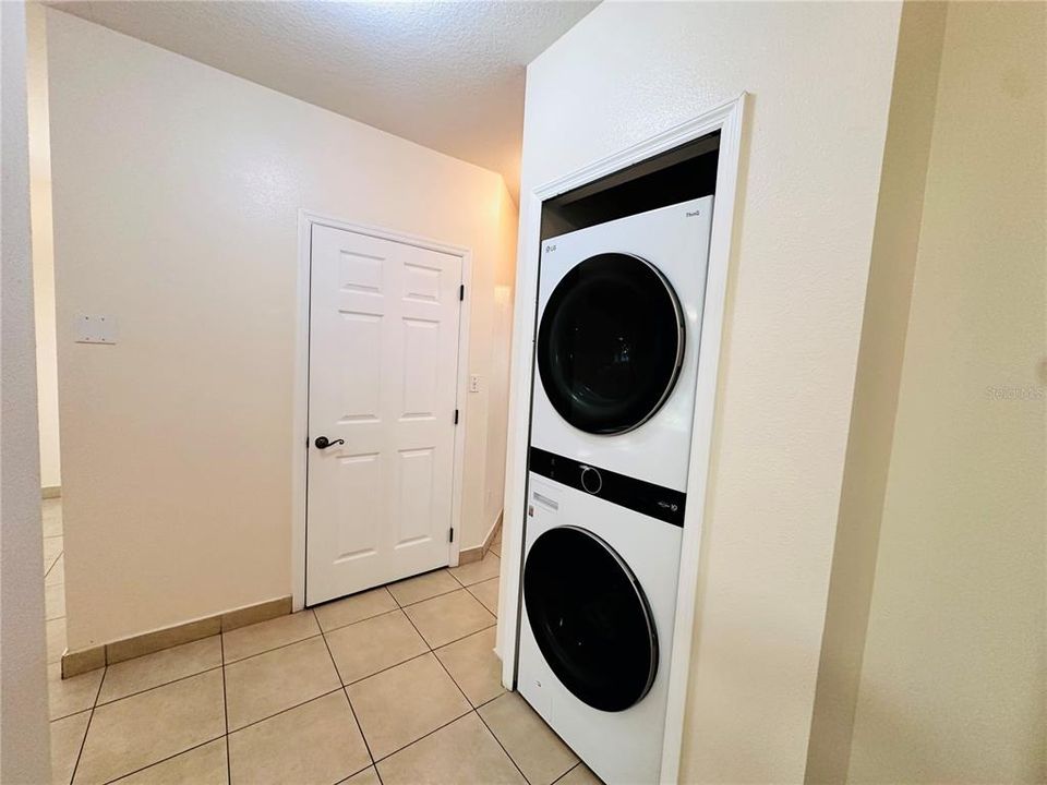 В аренду: $1,850 (3 спален, 2 ванн, 1200 Квадратных фут)