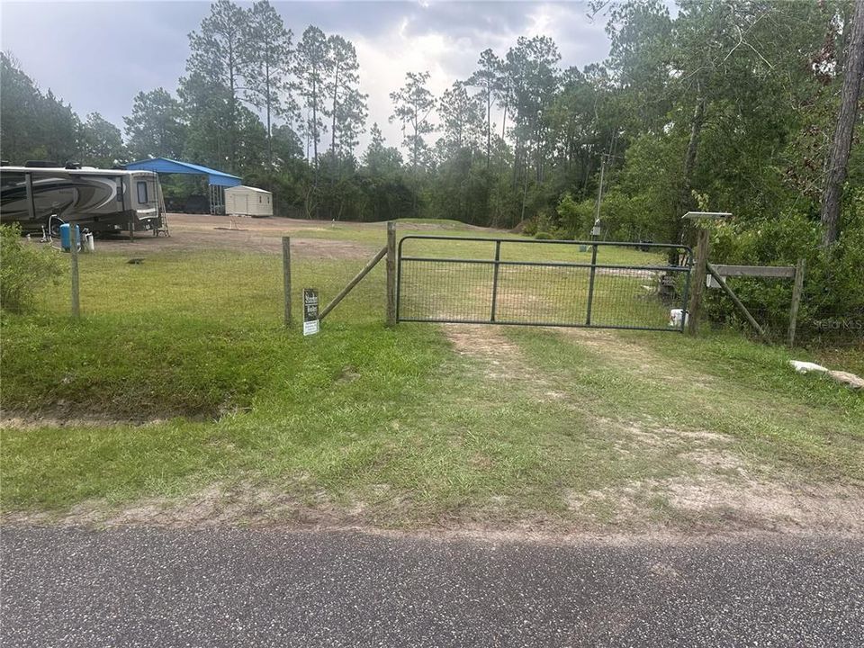 待售: $145,000 (1.14 acres)